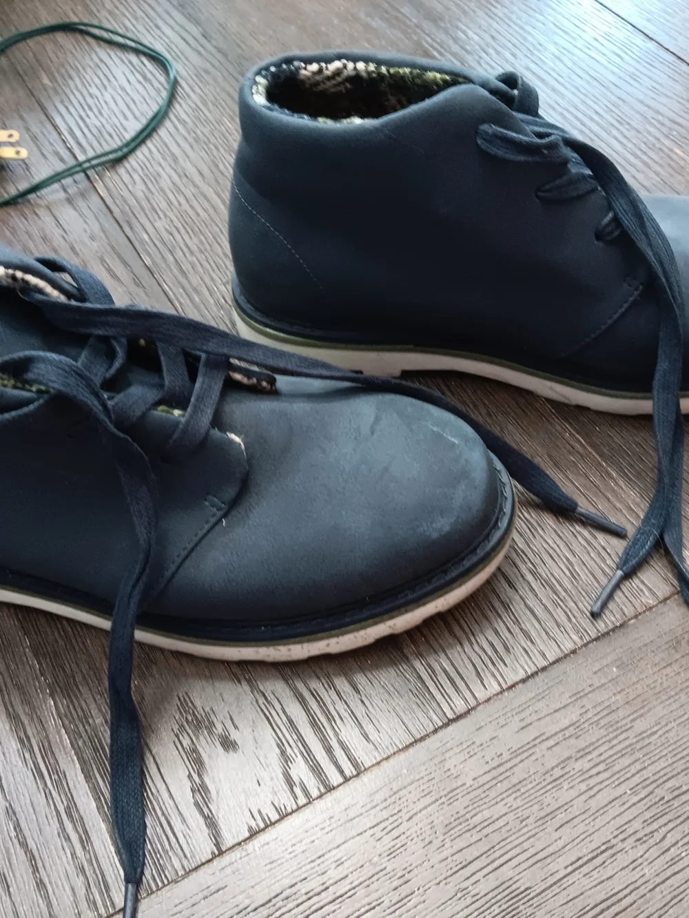 Boys Size 4, Casual Navy Lace-Up Chukka Boots